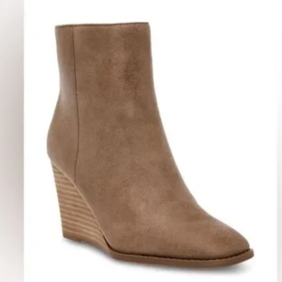 New Dolce Vita Rupart Wedge Ankle Bootie Faux Suede Truffle Tan Sz 12 - Picture 1 of 12